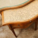 Paire de commodes arbalètes en noyer