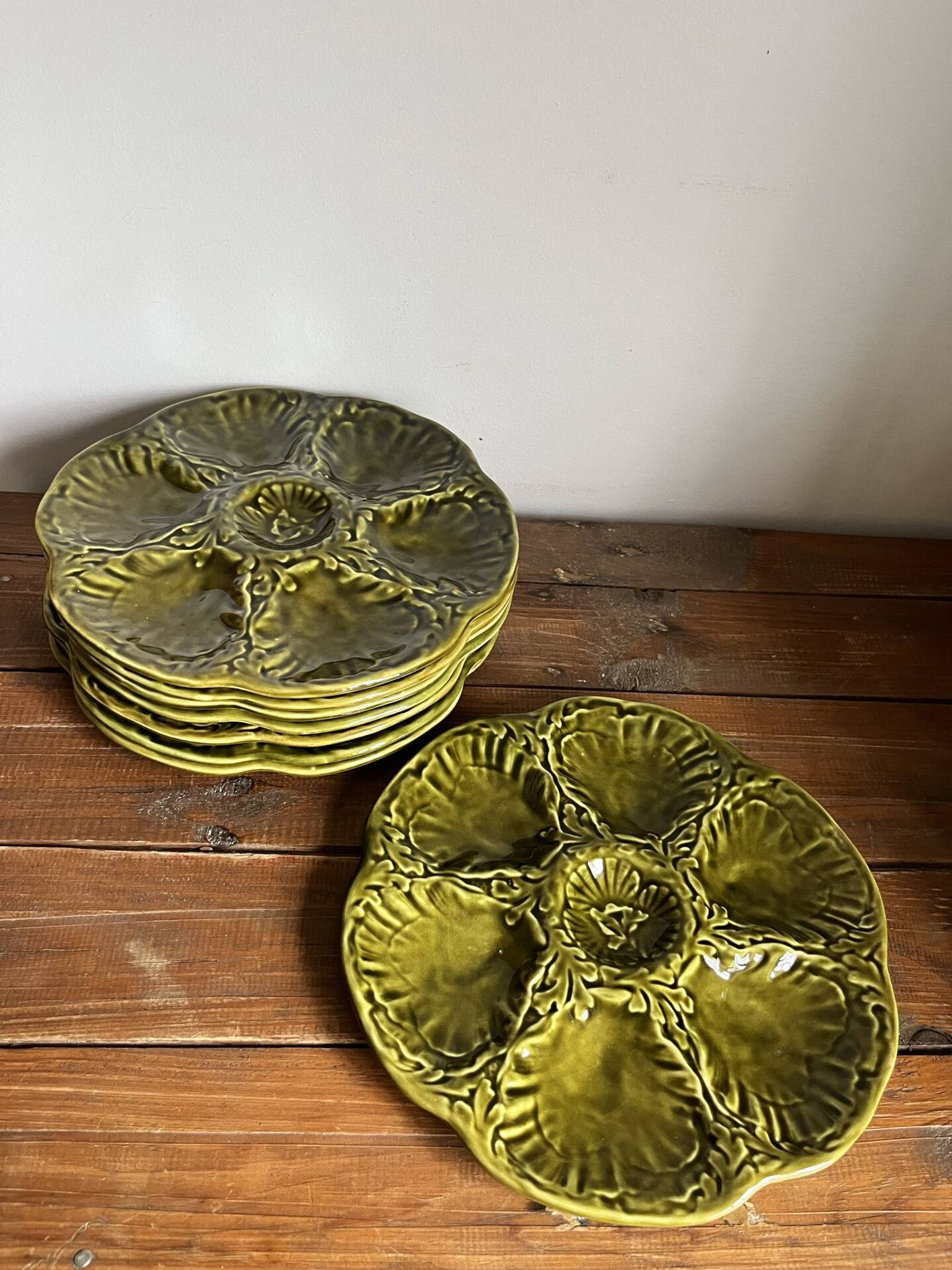 8 oyster plates Barbotine