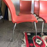 Lot de 8 chaises vintage rouges en terre cuite avec piétement chromé métallique – Martin Ballendat