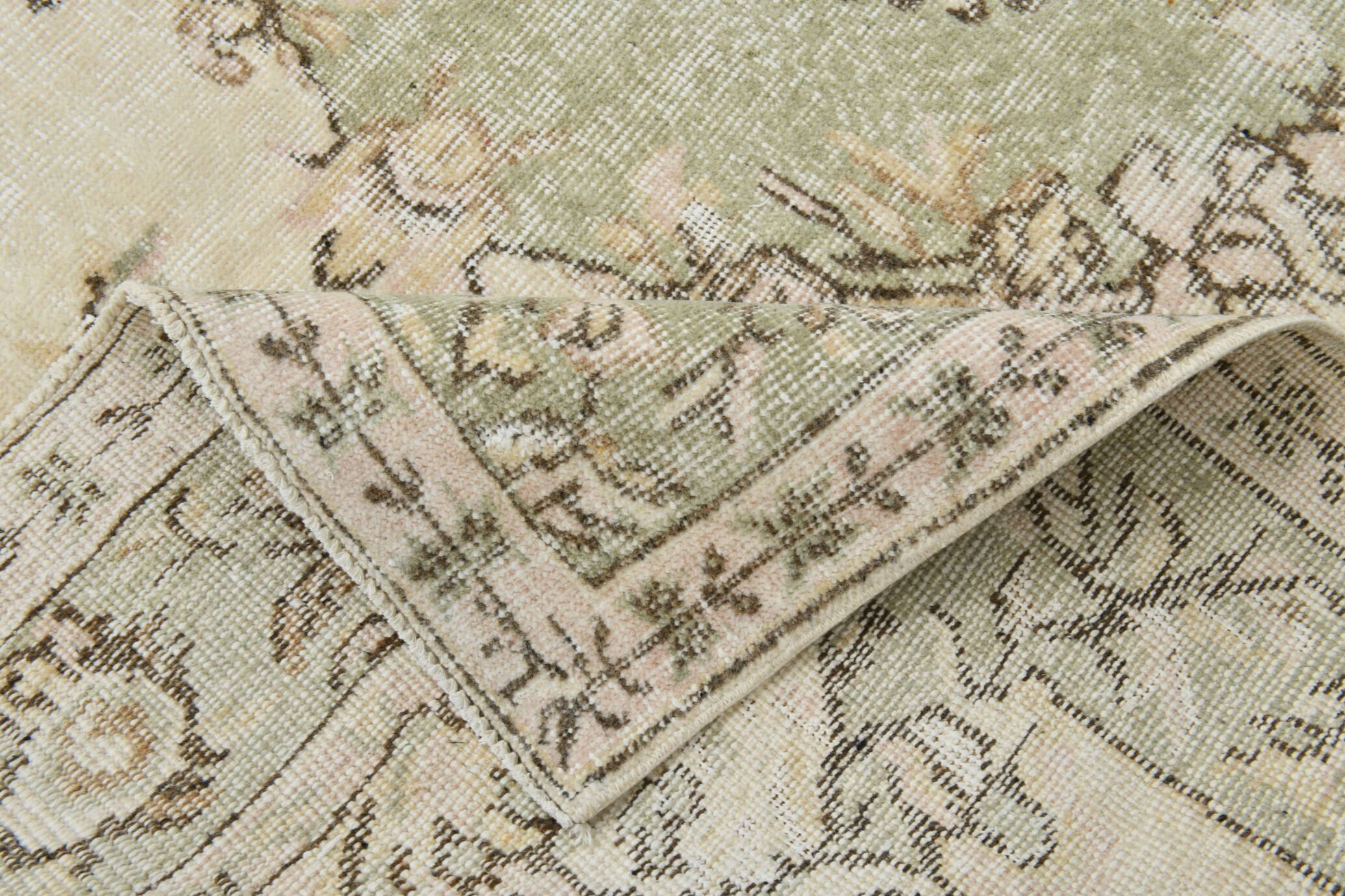 Tapis Vintage Beige et Vert Sauge Motifs Floraux Médaillon, 187x305 Cm