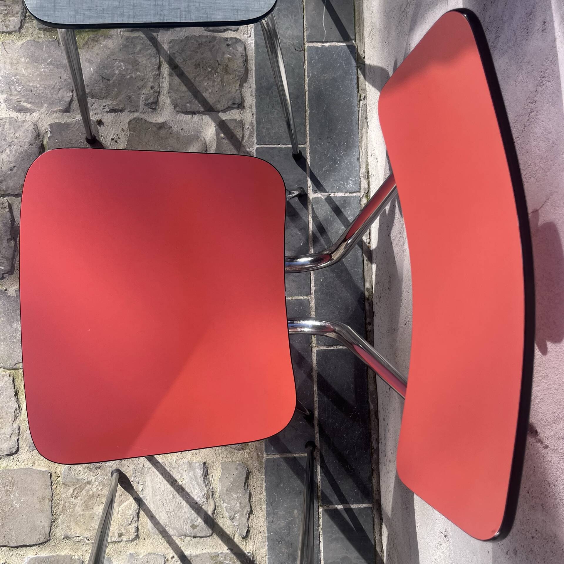 4 chaises en formica