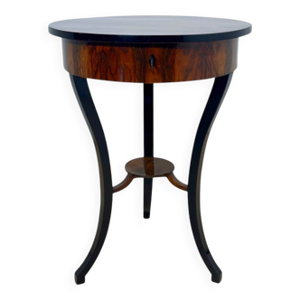 Round Biedermeier Sewing Table in Walnut with Ebonized Legs, South Germany, 1825