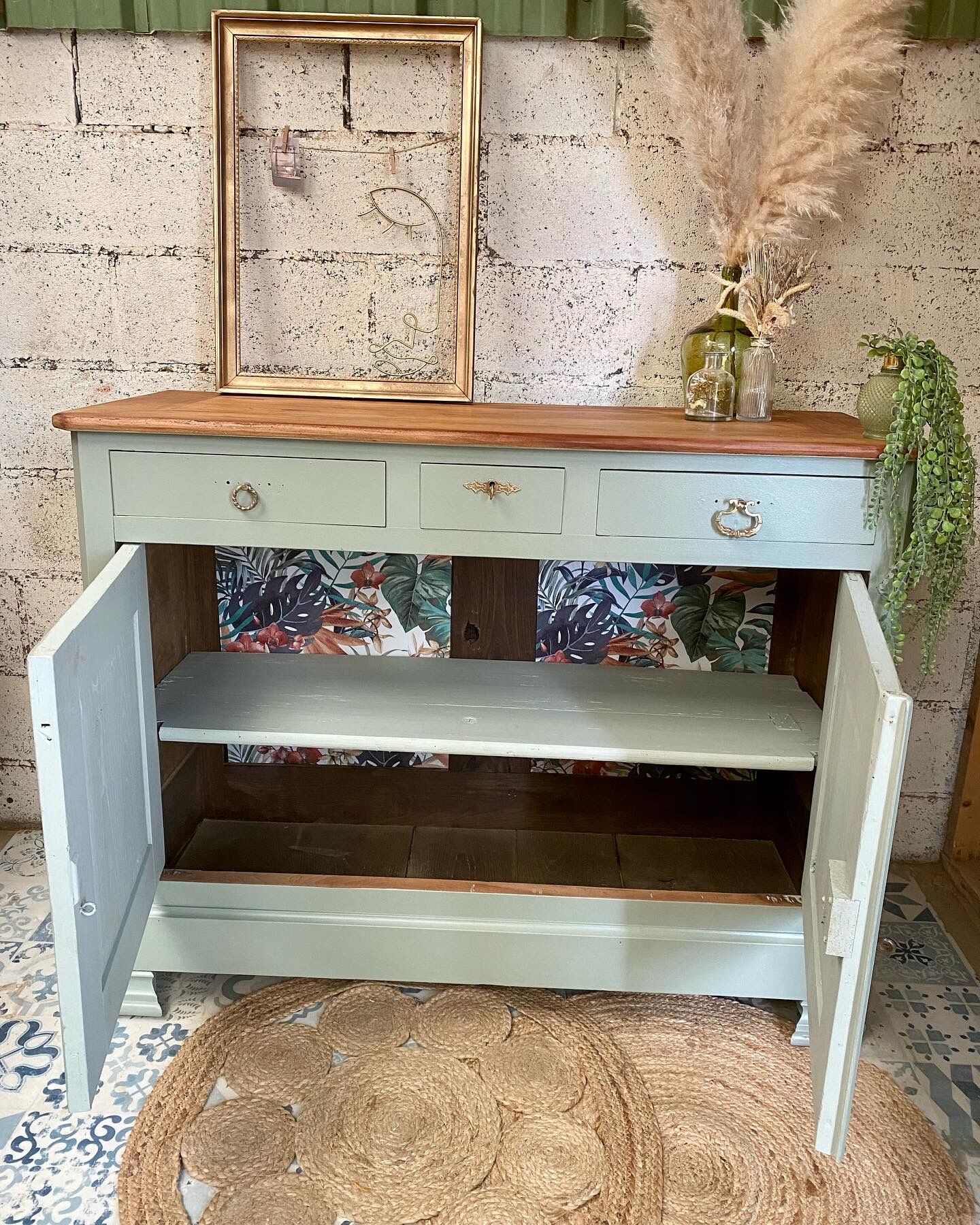 Solid wood sideboard