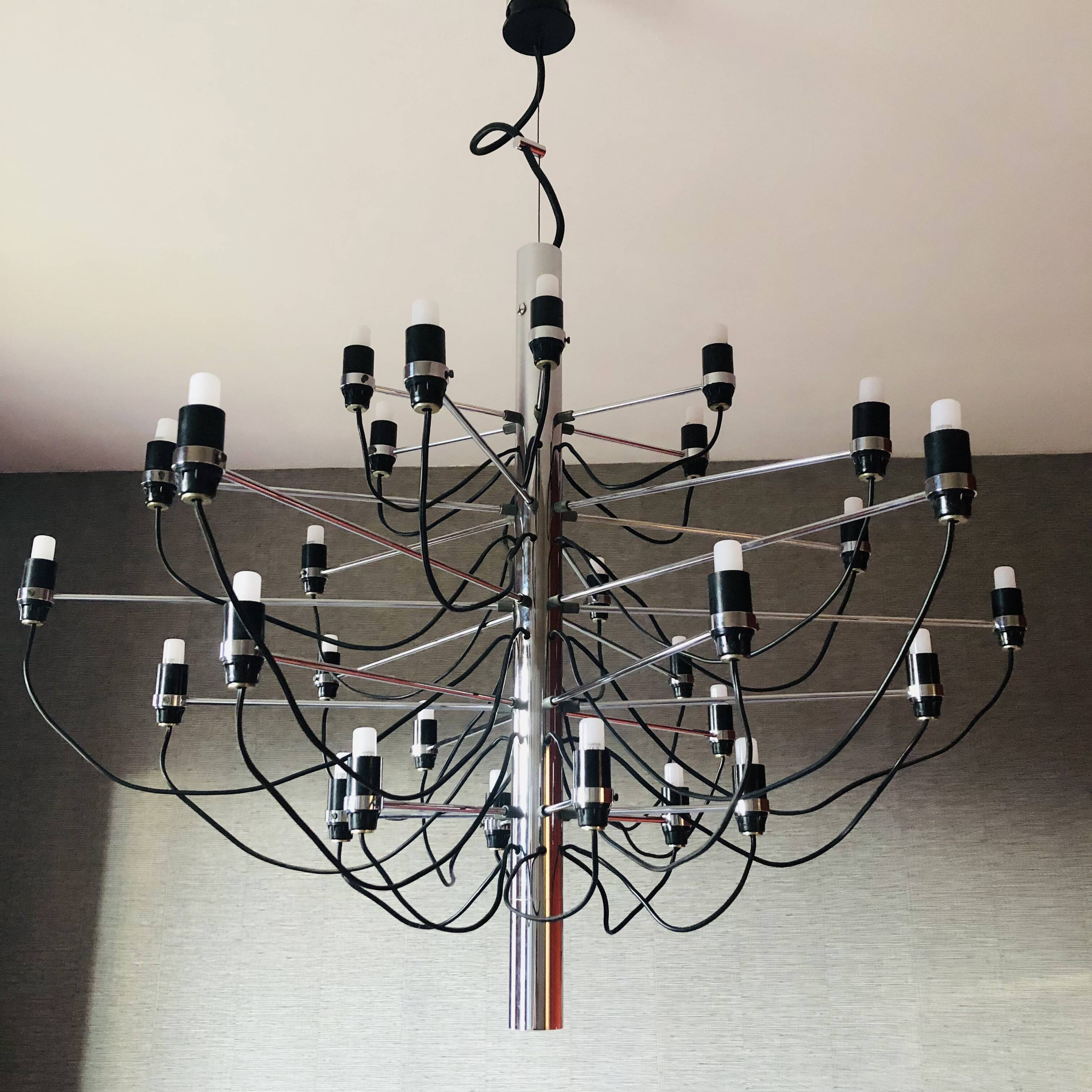 Chandelier light fixture Gino Sarfatti for Arteluce model 2097/30