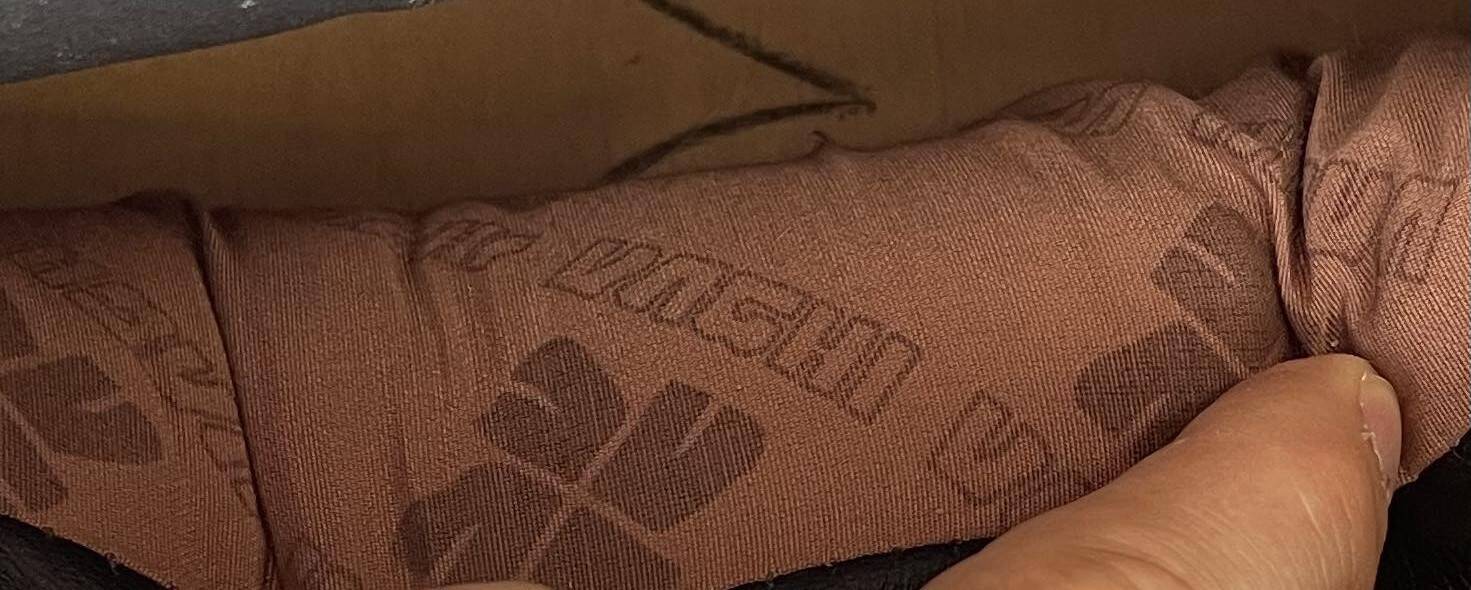 Vaghi • Italian Design • Vintage black leather executive chair from the 70s