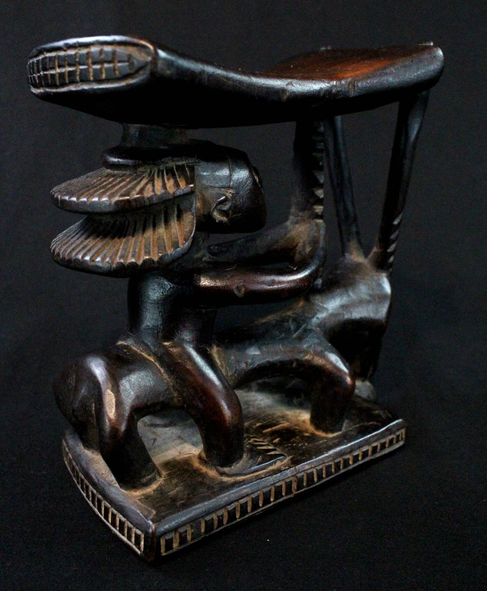 Luba neck support - dr congo