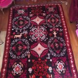 Hand-woven wool carpet