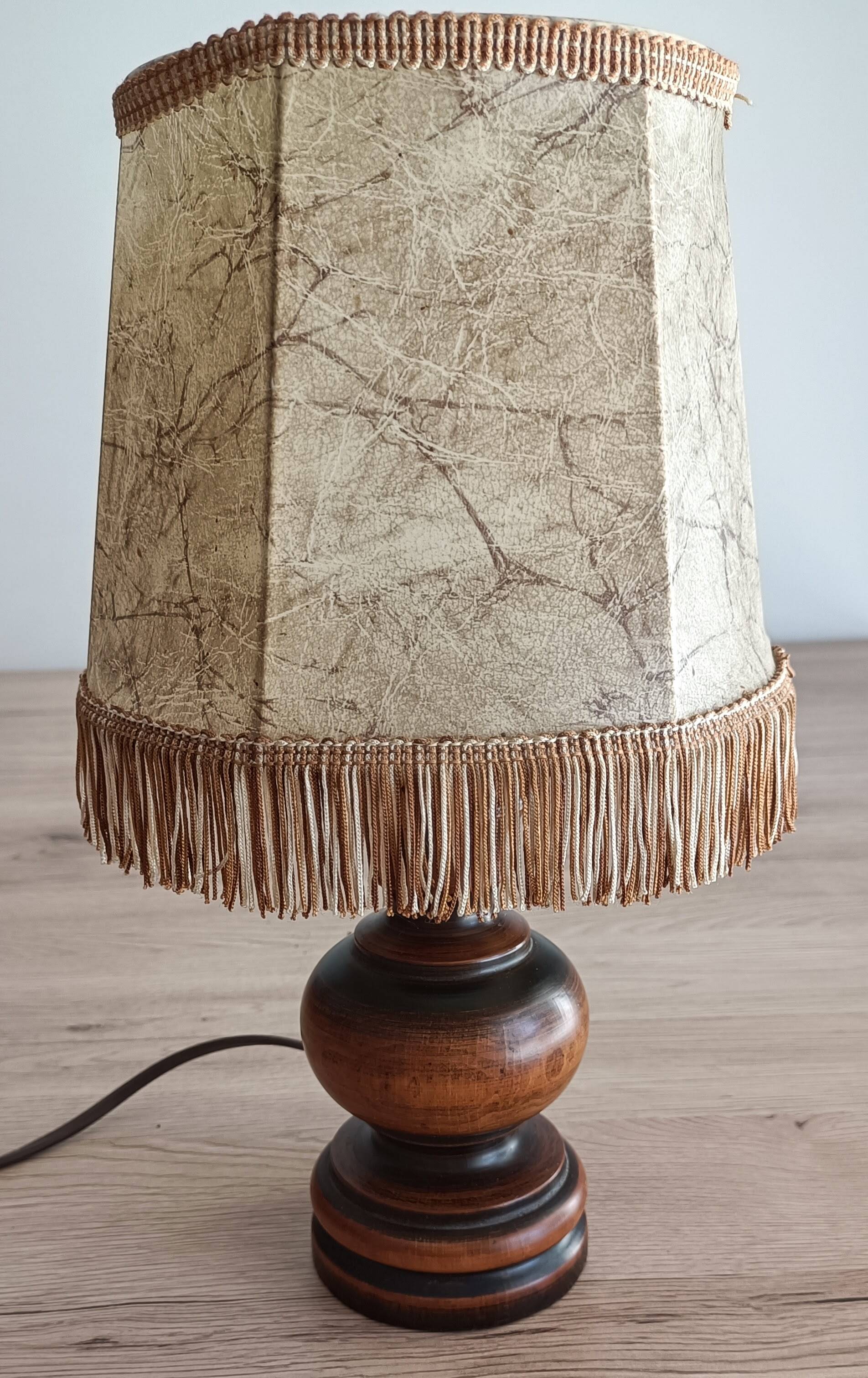 Vintage Italian table lamp in turned wood and leather lampshade