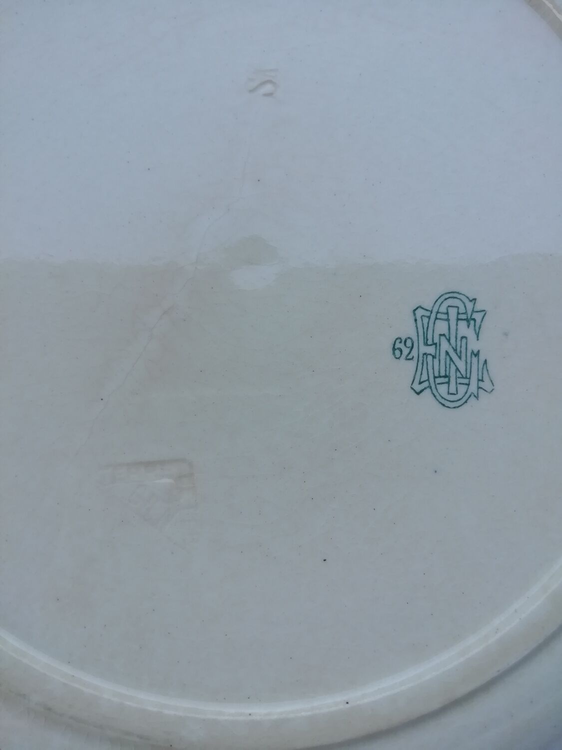 Pair of Gien iron earth plates