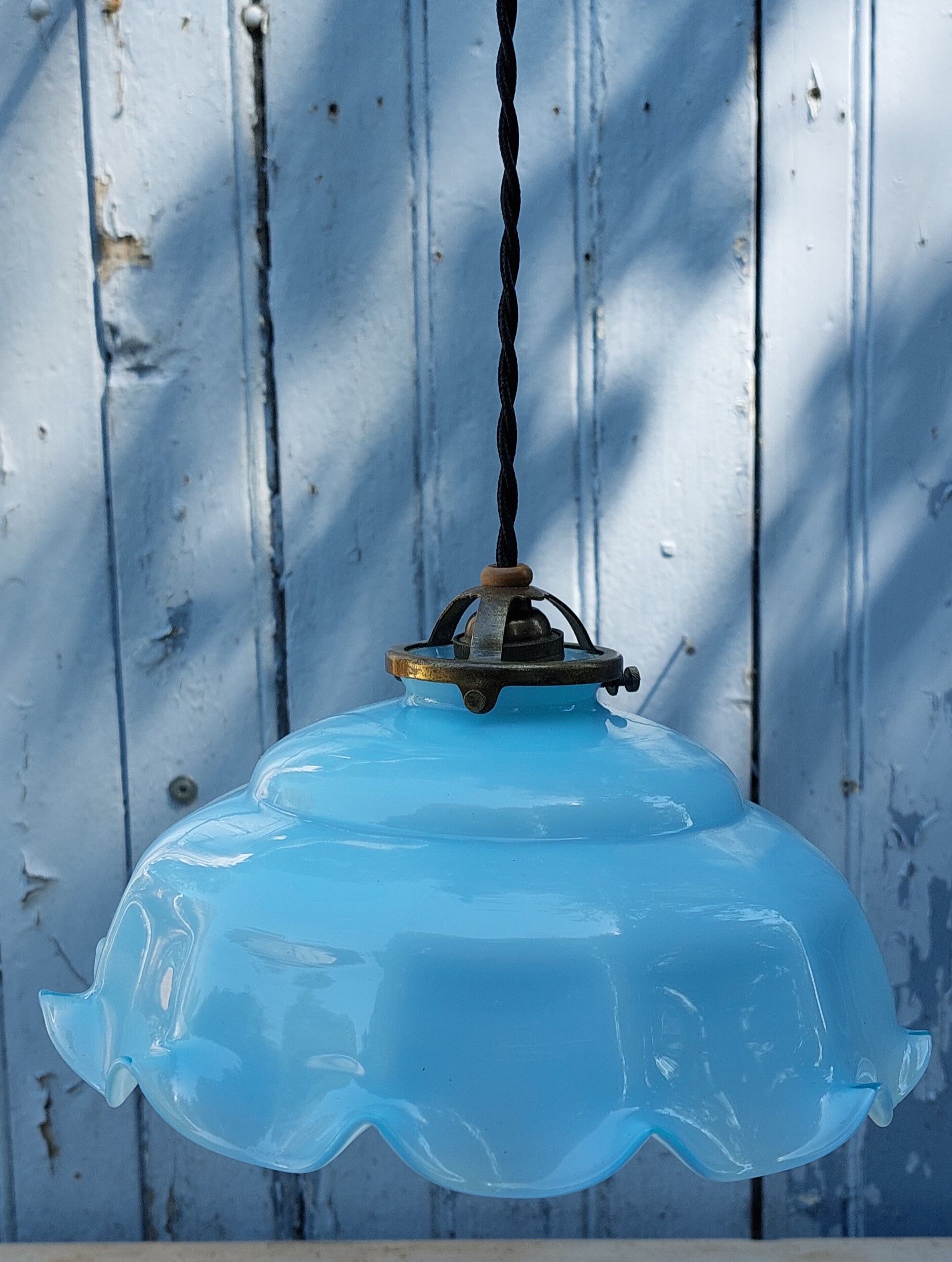 Suspension en opaline blue