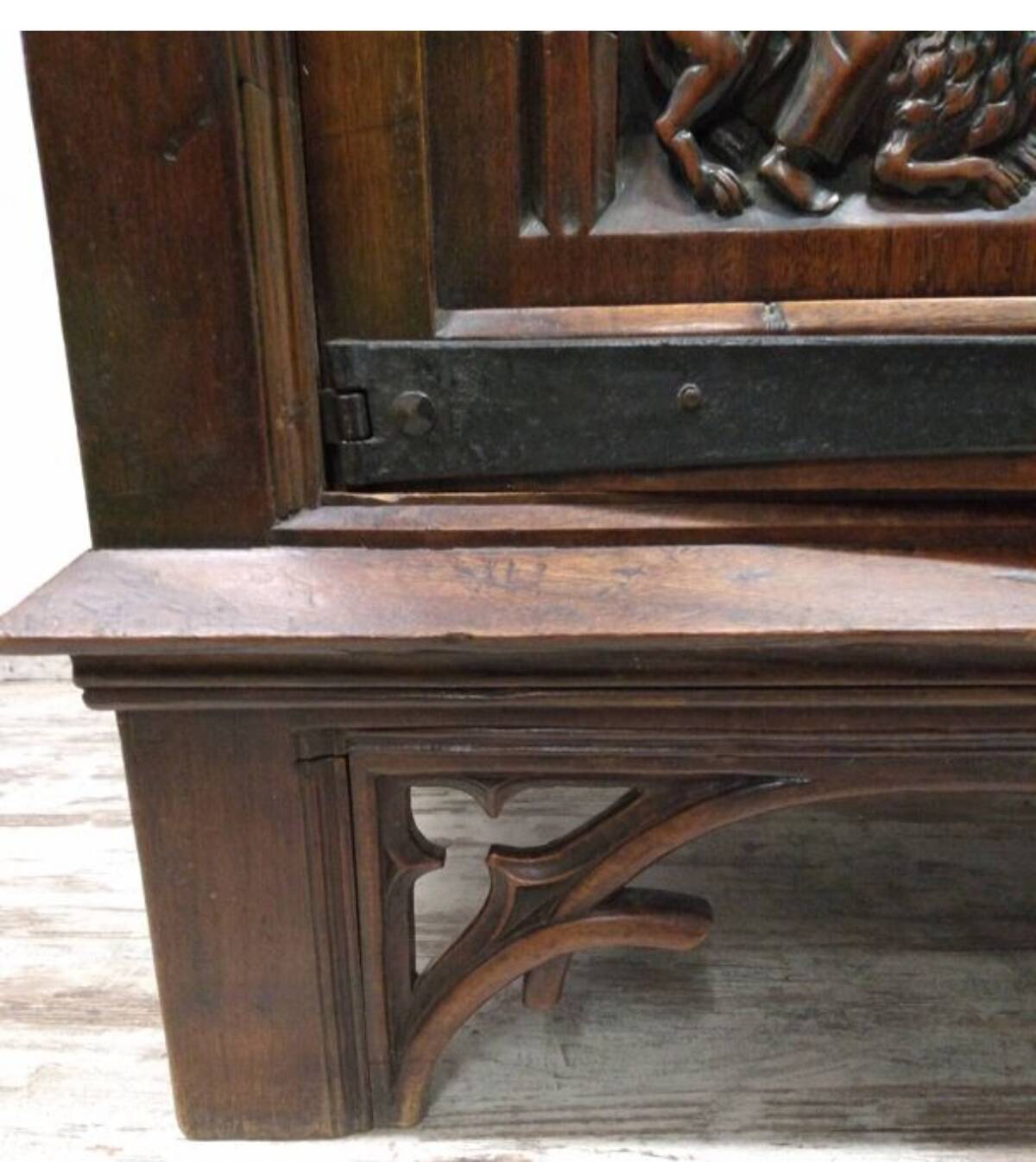 High period carved furniture