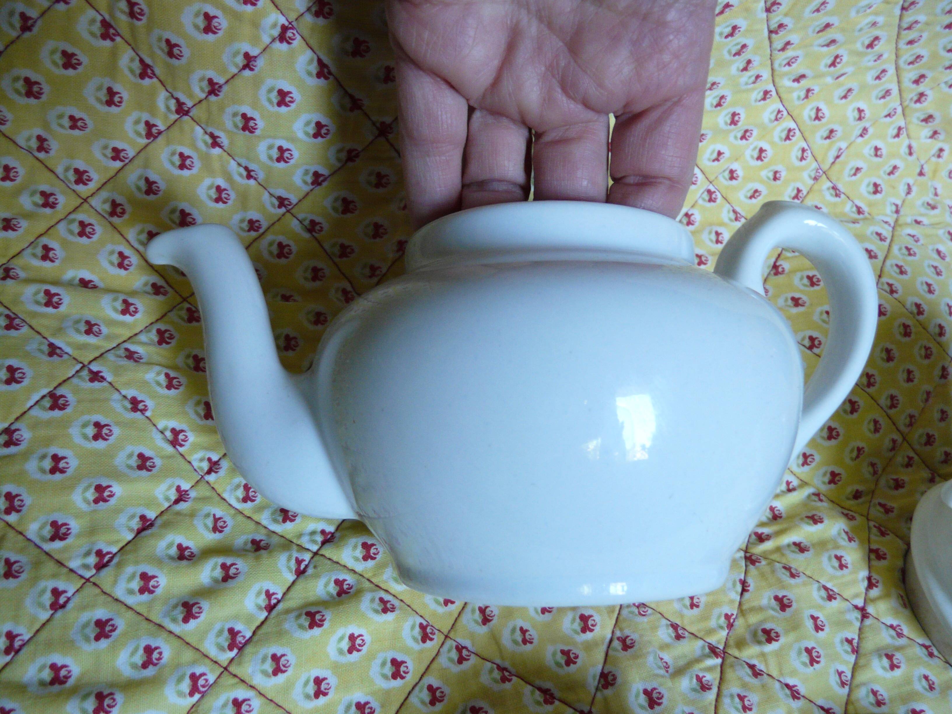 Cafetière salam en porcelaine blanche numéroté