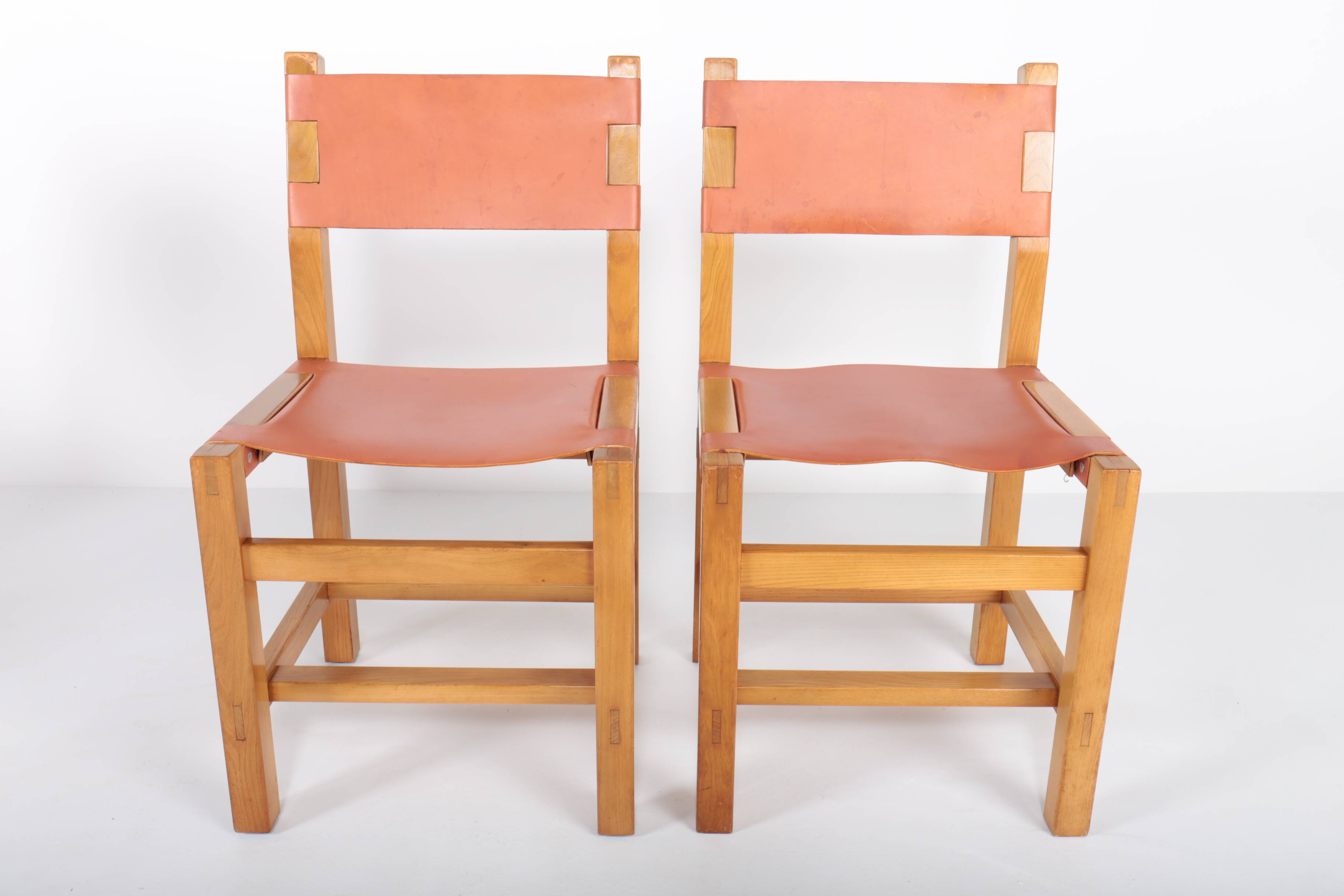 Set of 6 chairs in elm and leather Maison Regain edition