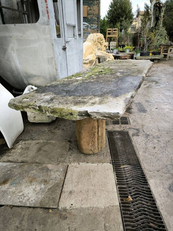 Grande table brutaliste en ardoise