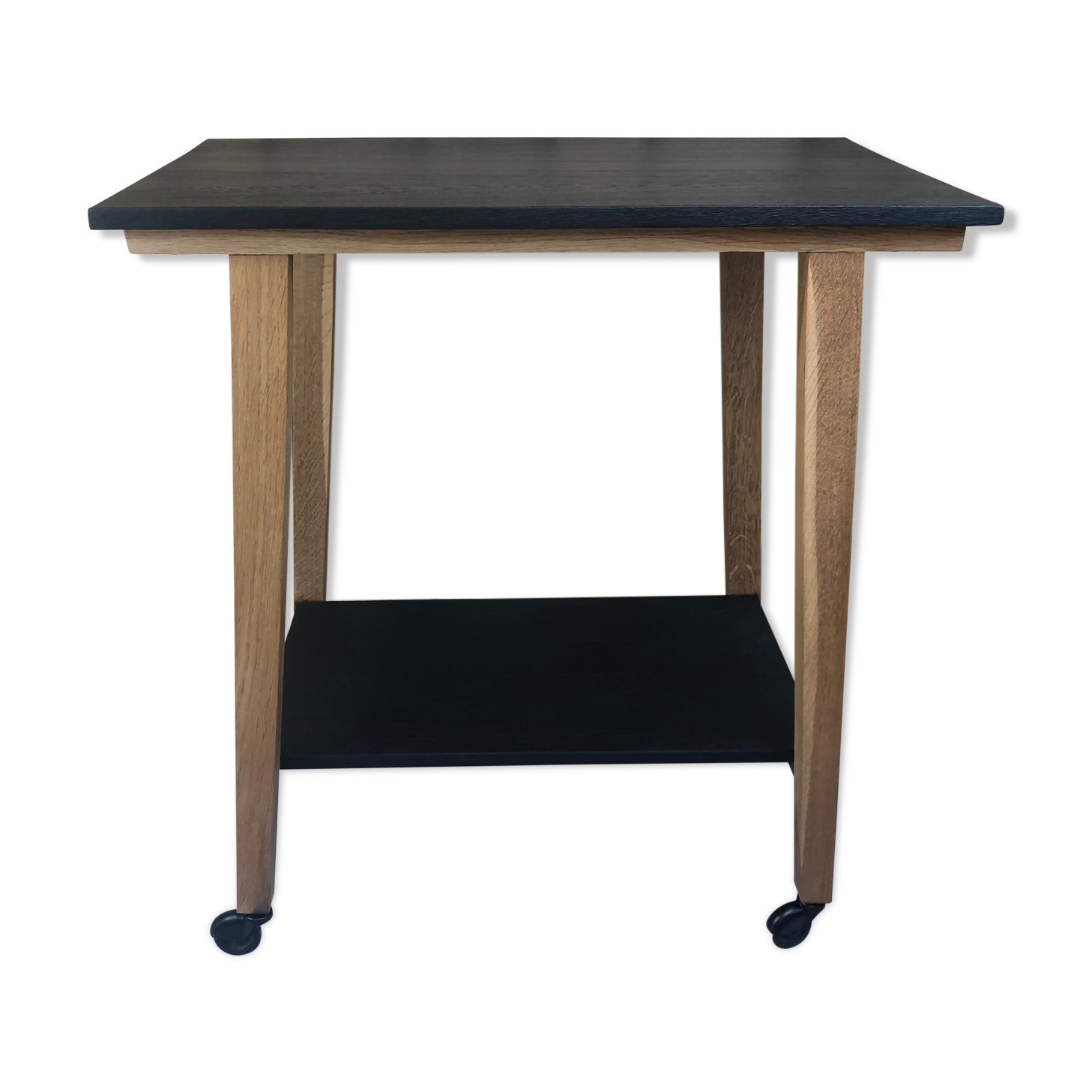 Service with oak wheels