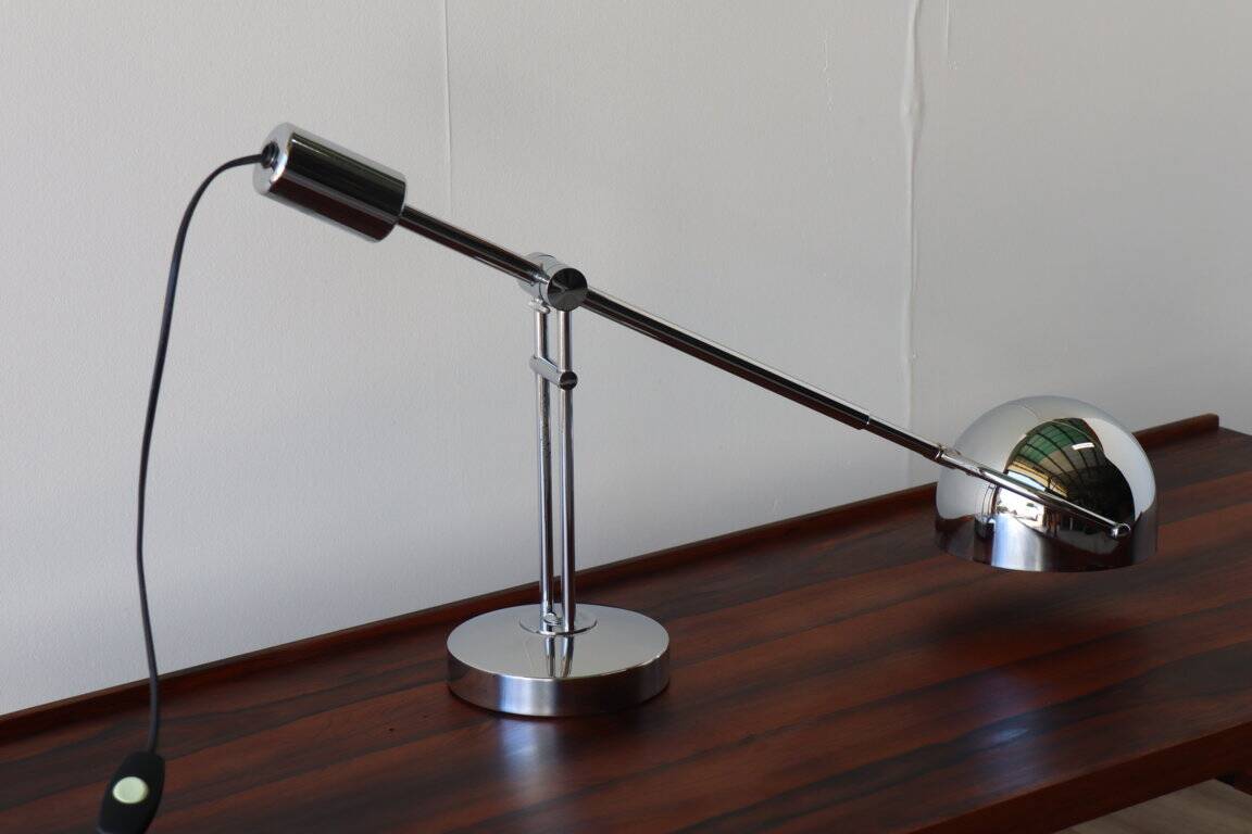 Solere Paris desk lamp with chrome metal pendulum, 1980s