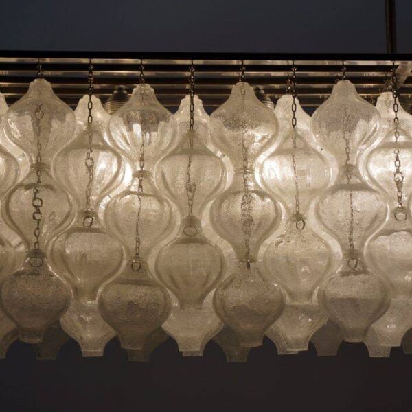 Lampe suspendue Tulipan avec 162 éléments en verre, Autriche années 1960   Objet unique