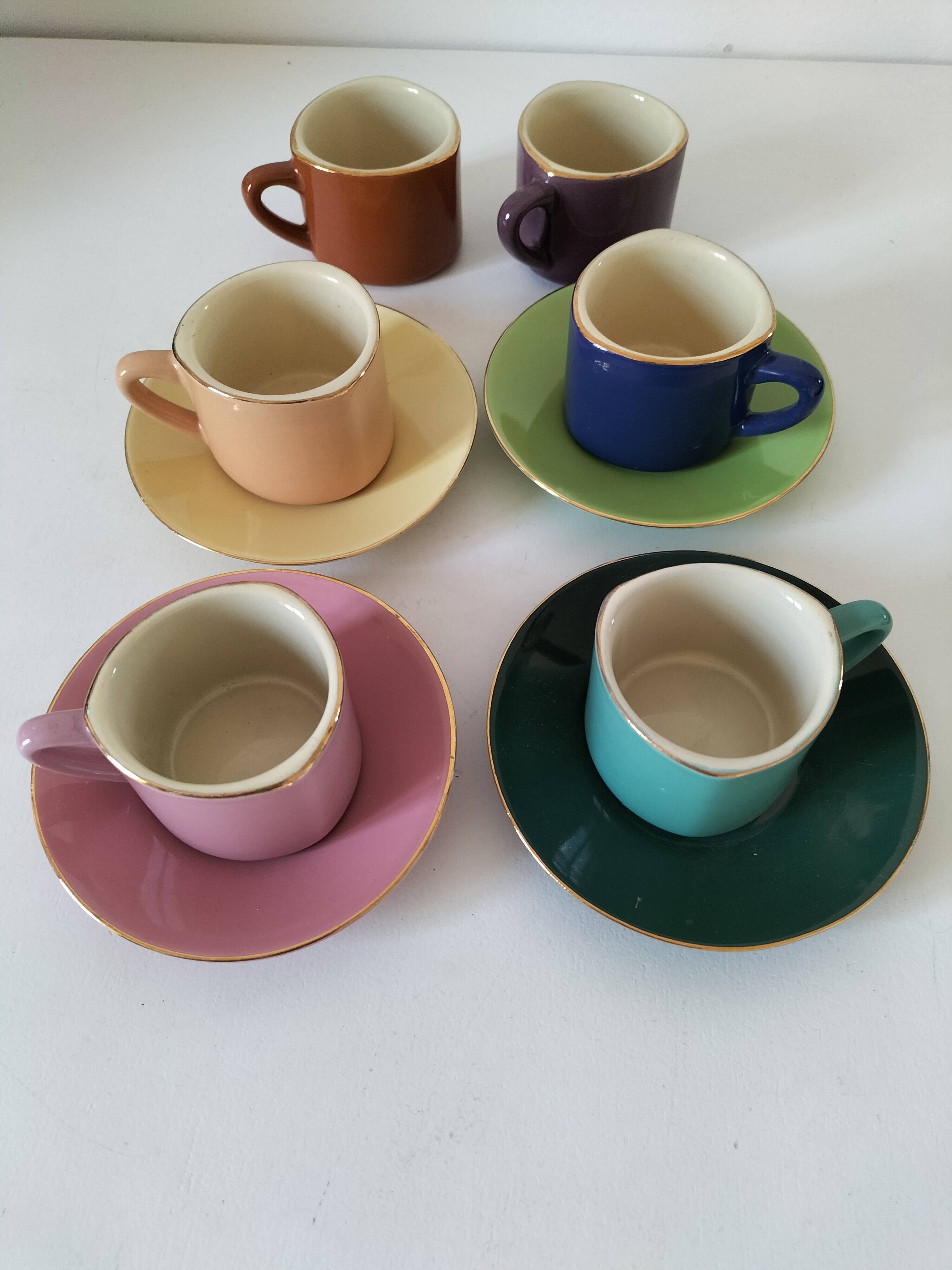 Vintage multicoloured triangular espresso set