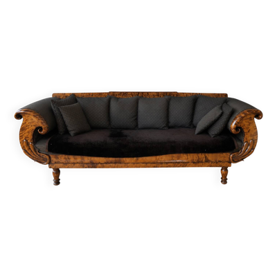 Grand canapé Biedermeier pour 3/4 personnes en bois norvégien rayé – 19e siècle