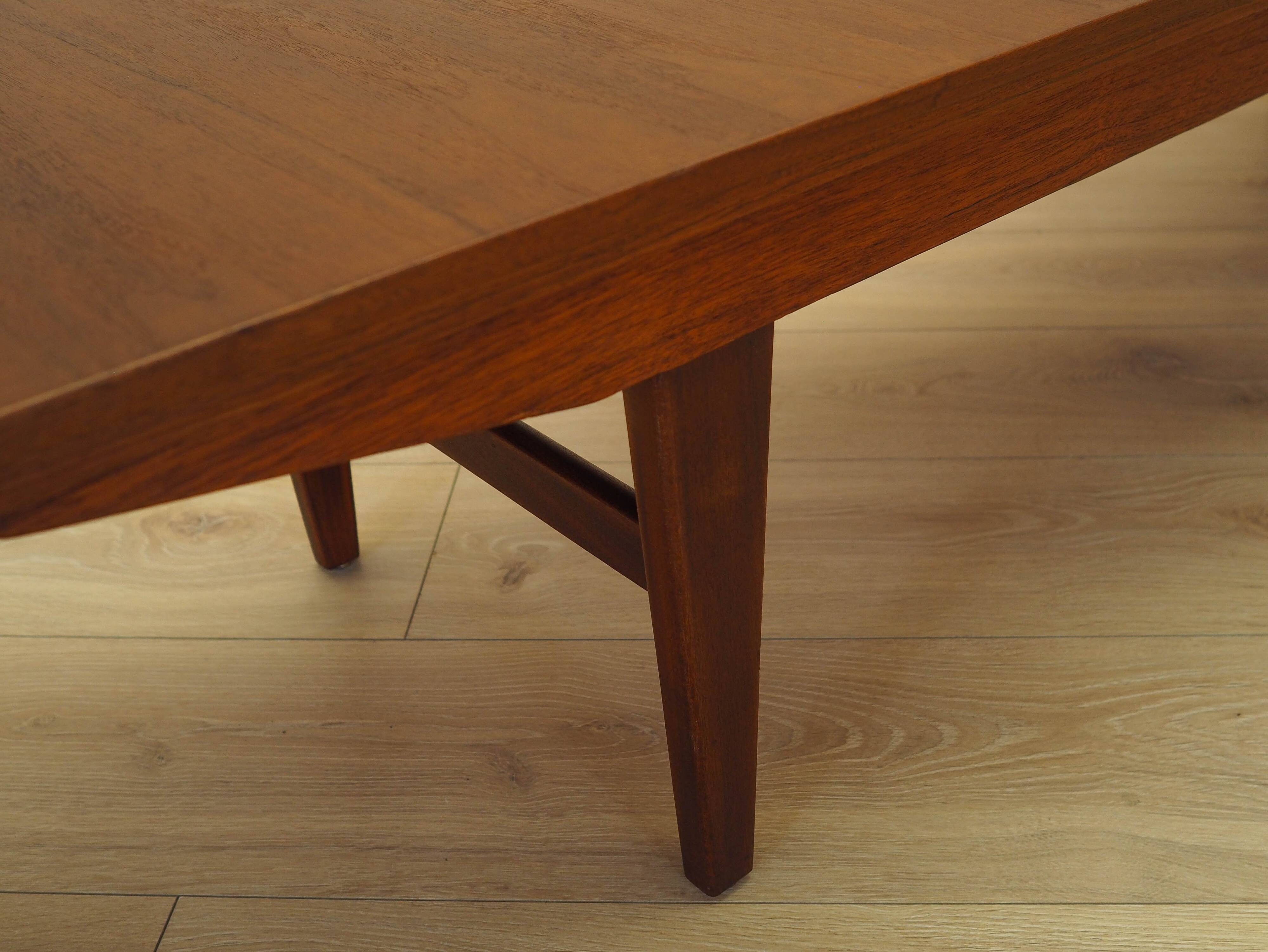 Meuble bas en teck, design danois, années 1970, fabriqué au Danemark