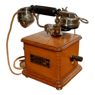 Vintage phone 1920
