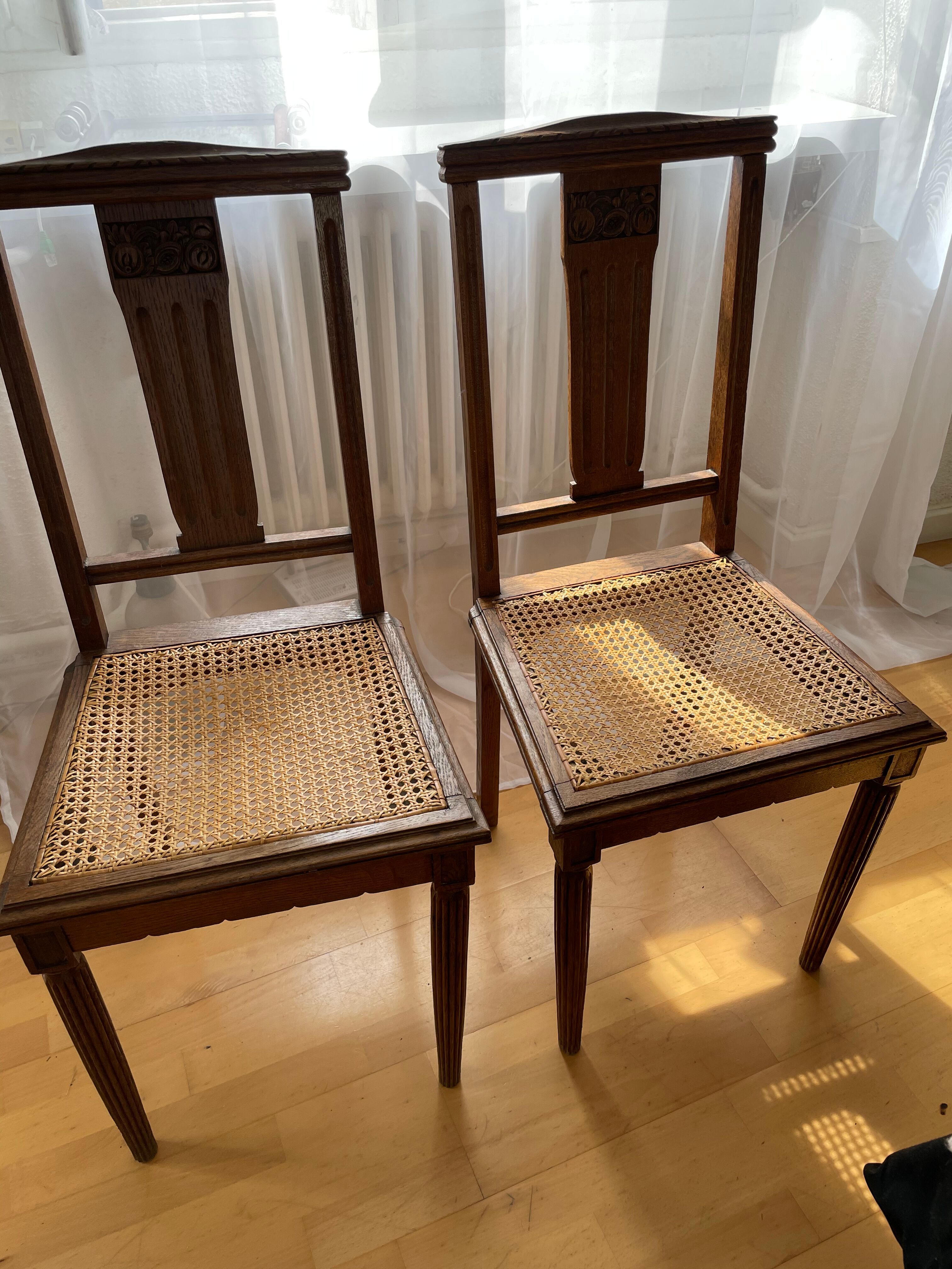 Lot 2 chaises anciennes