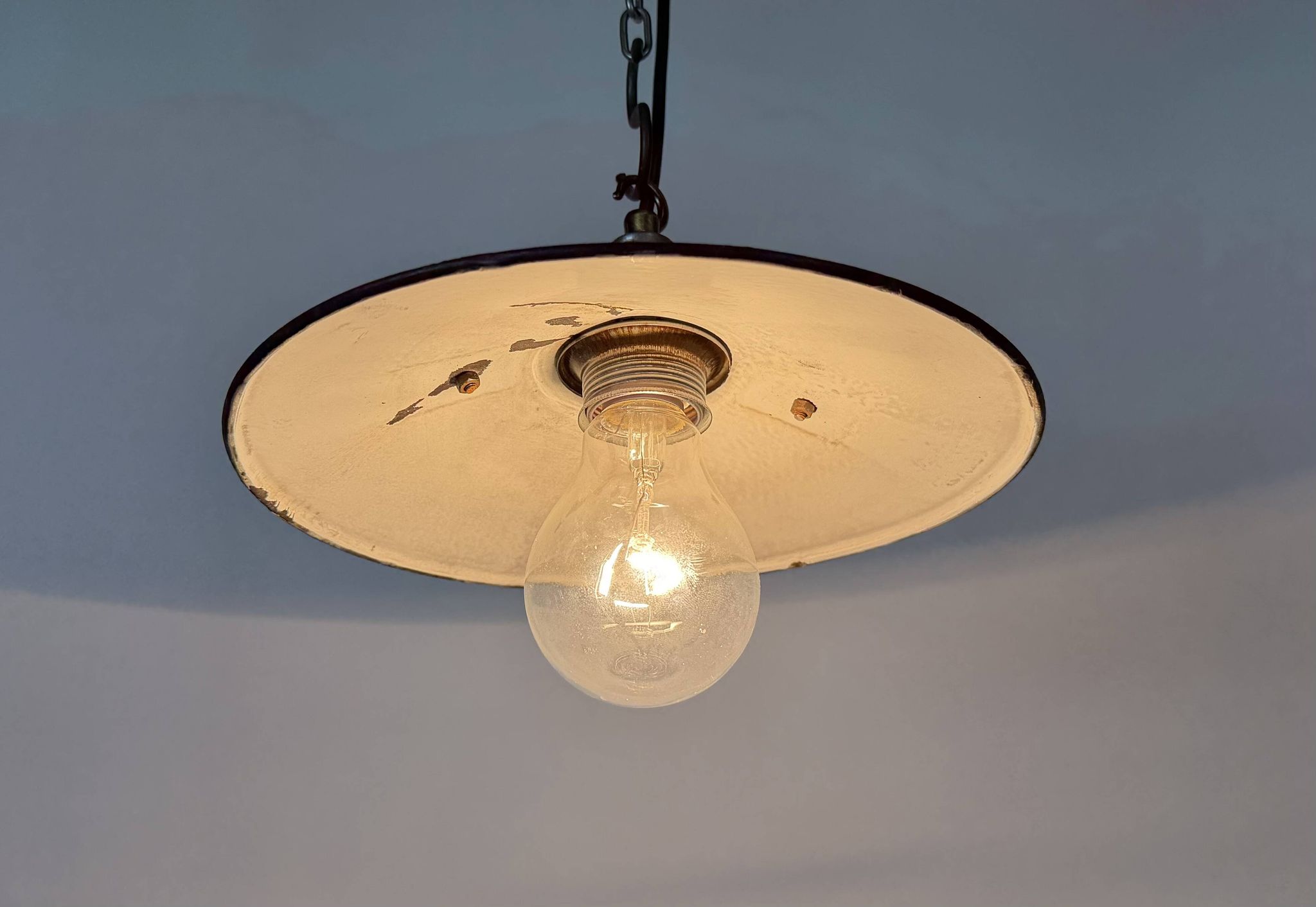 Lumière émaillée verte industrielle, années 1950