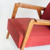 Fauteuil vintage en bois de hêtre et revêtement en eskay. France, années 60