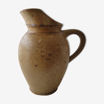 Sandstone pitcher