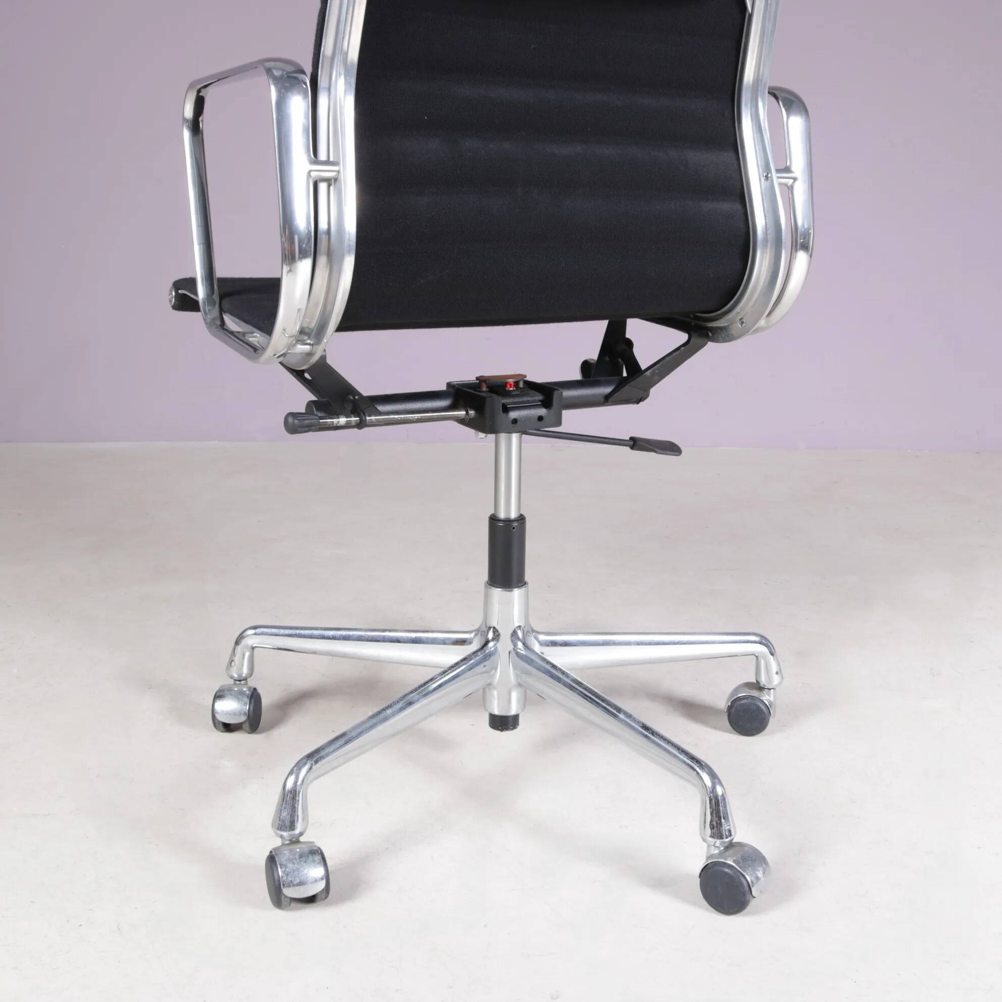 2000s desk chair model EA118, chrome base with black hopsack upholstery and aluminium armrests / Charles & Ray Eames / Vitra, Germany