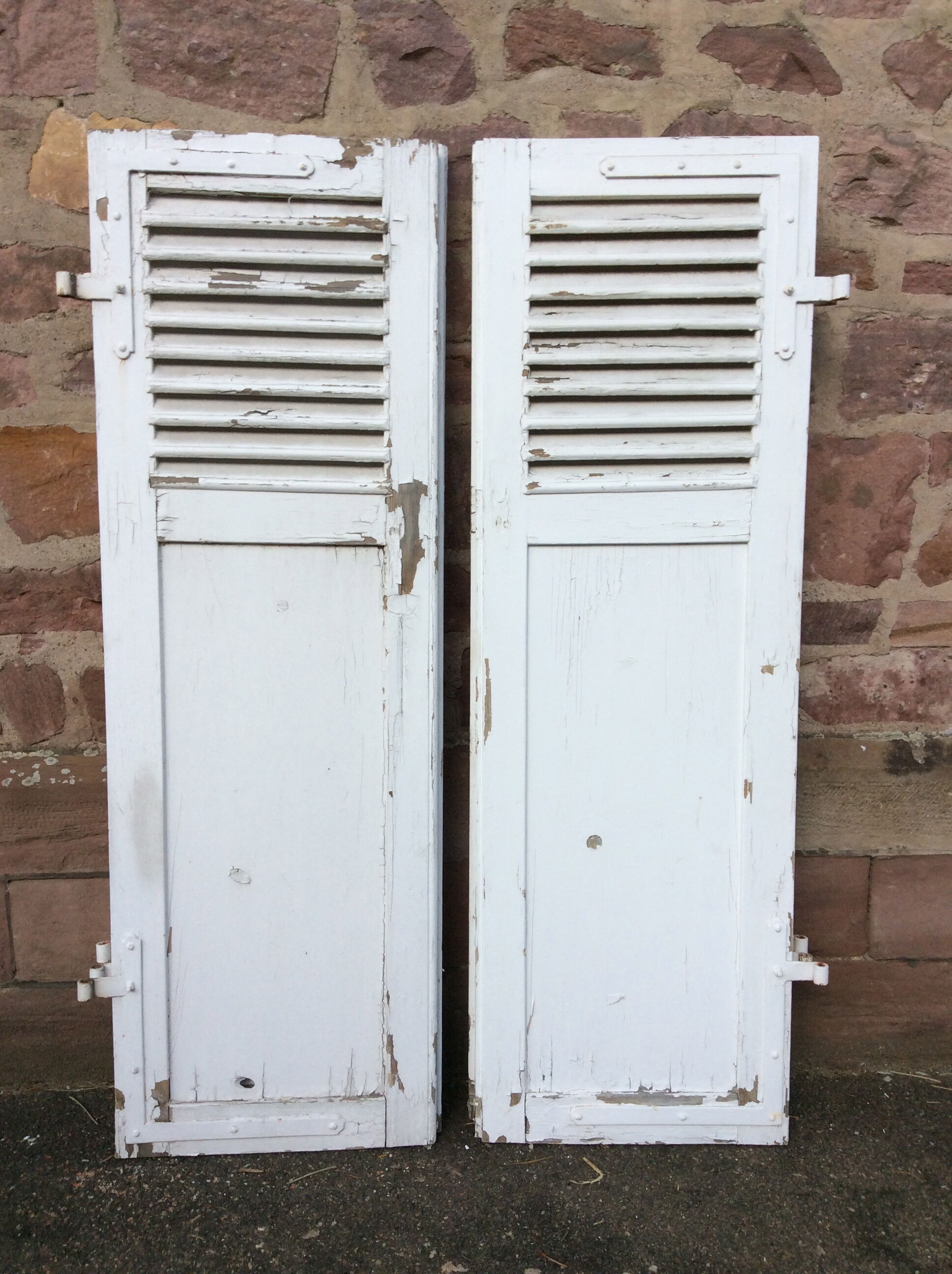 Pair of shutters