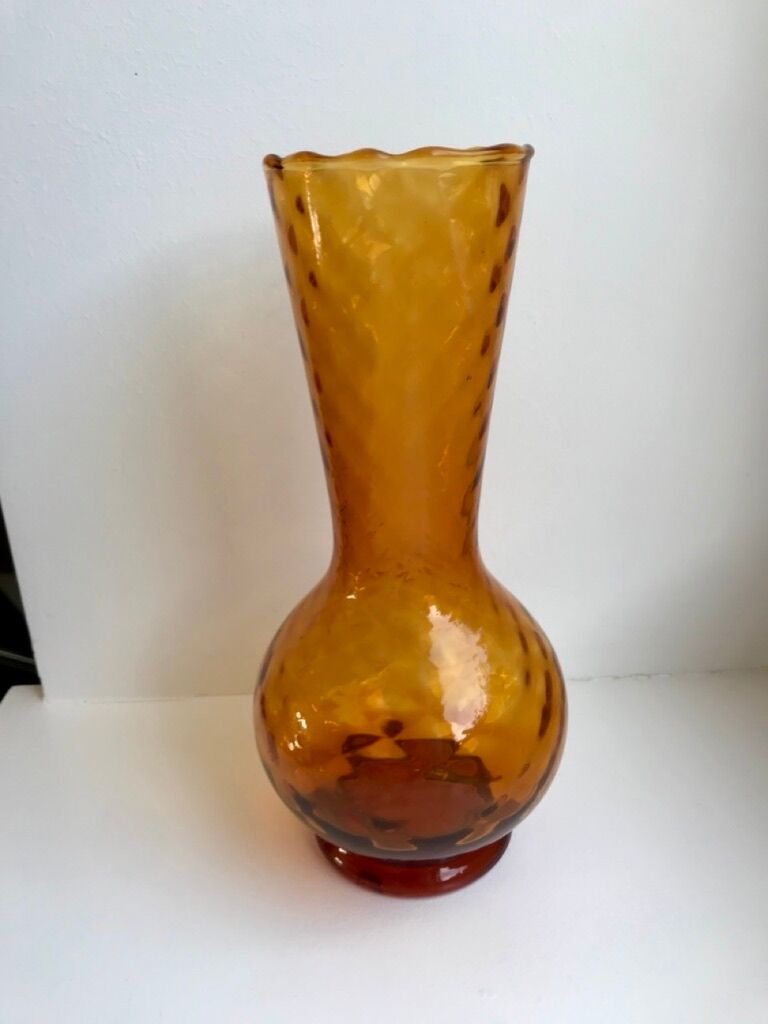 Vase en verre ambré années 70