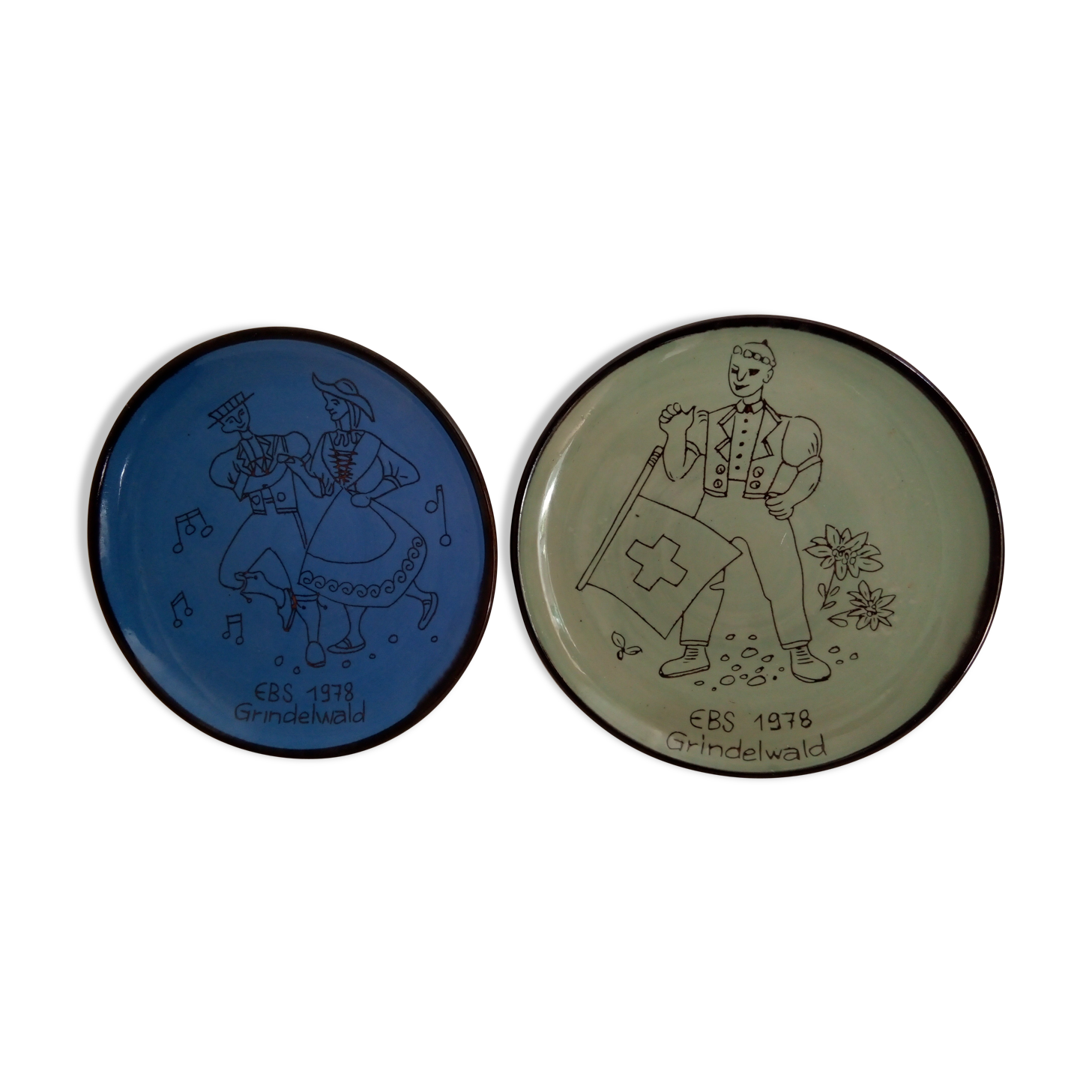 A pair of Thun earthenware plates by Lanz Gwatt.