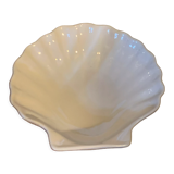 Shell-shaped ceramic dish