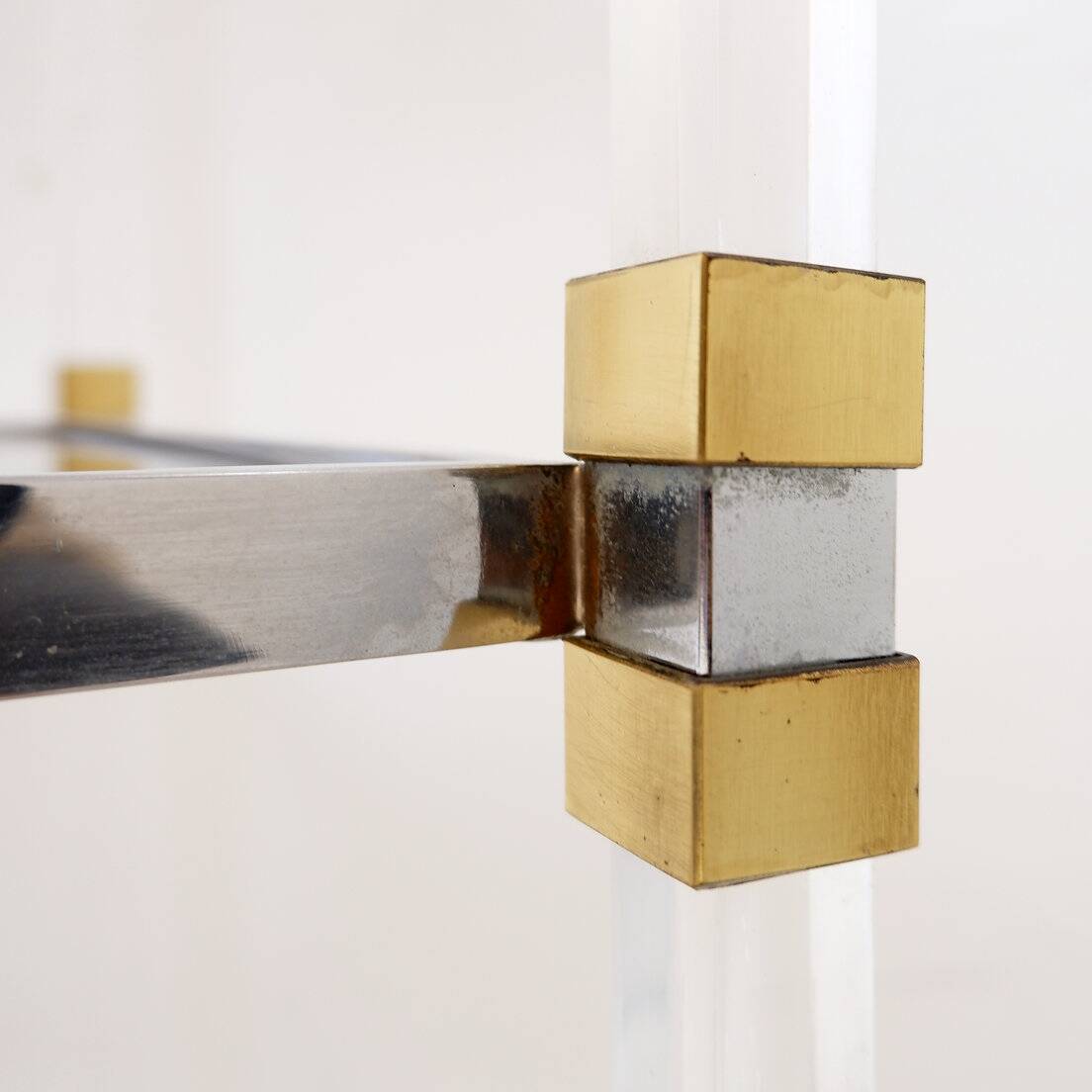 Claustra shelf in plexiglass, smoked glass and brass