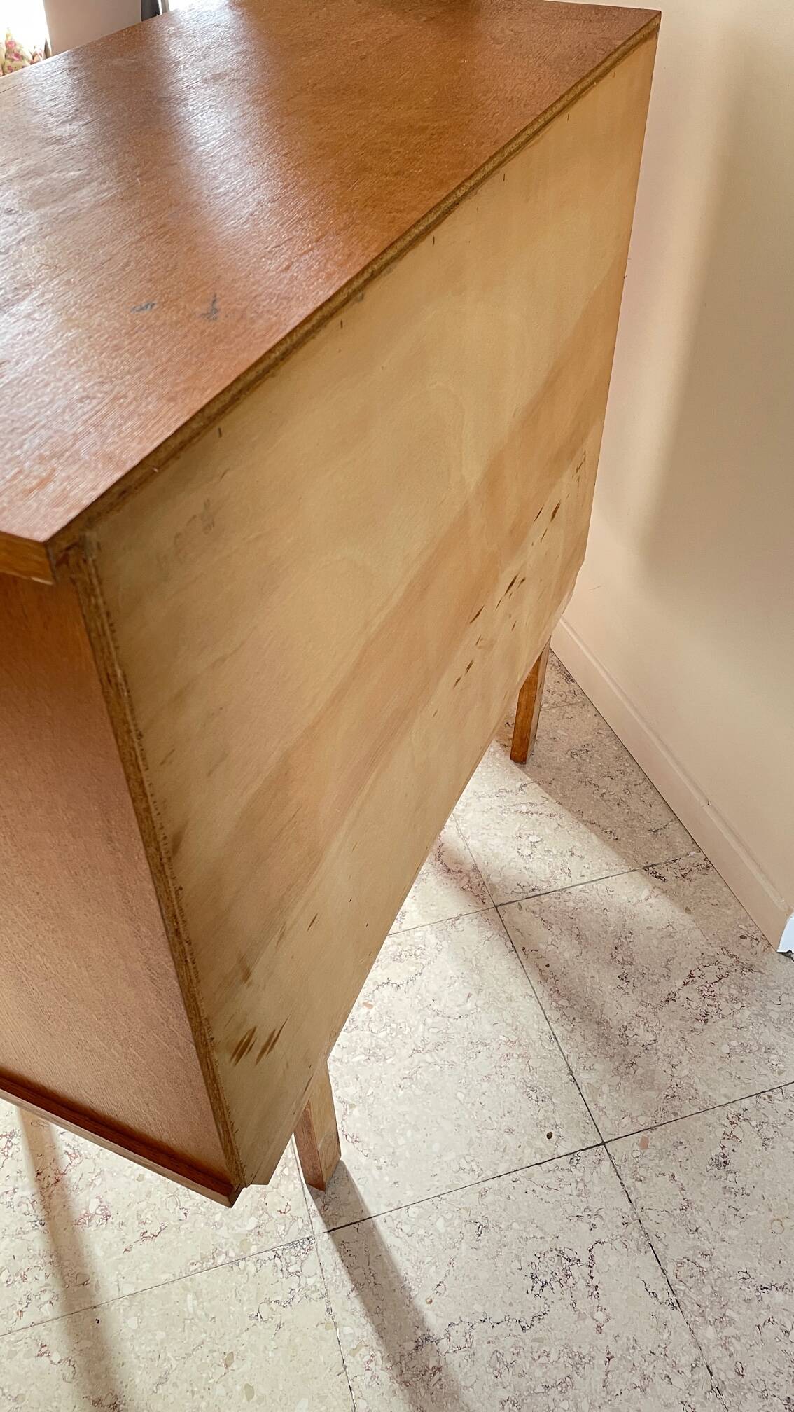 Vintage design geometric chest
