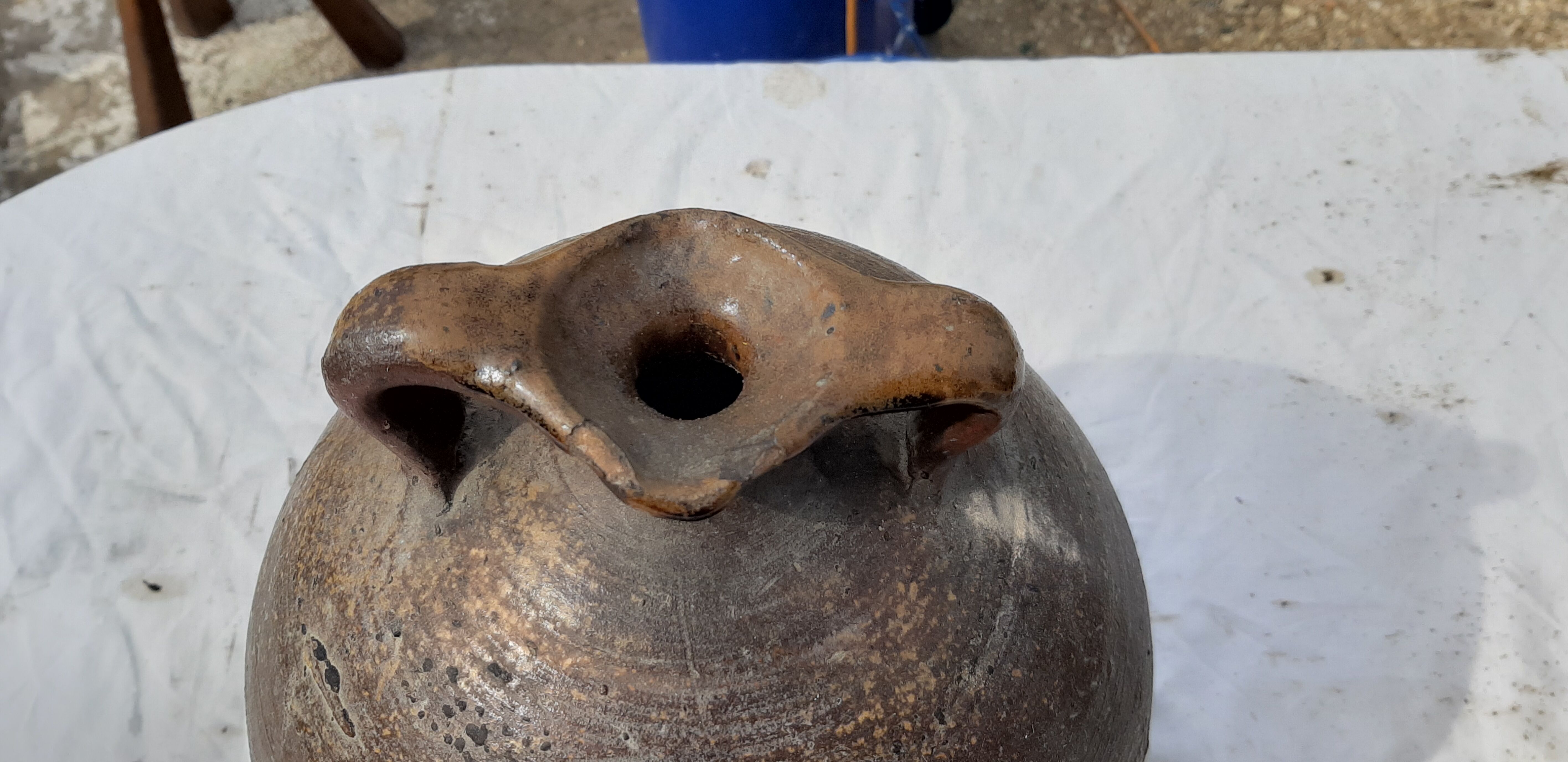 2 potiches in sandstone 19th