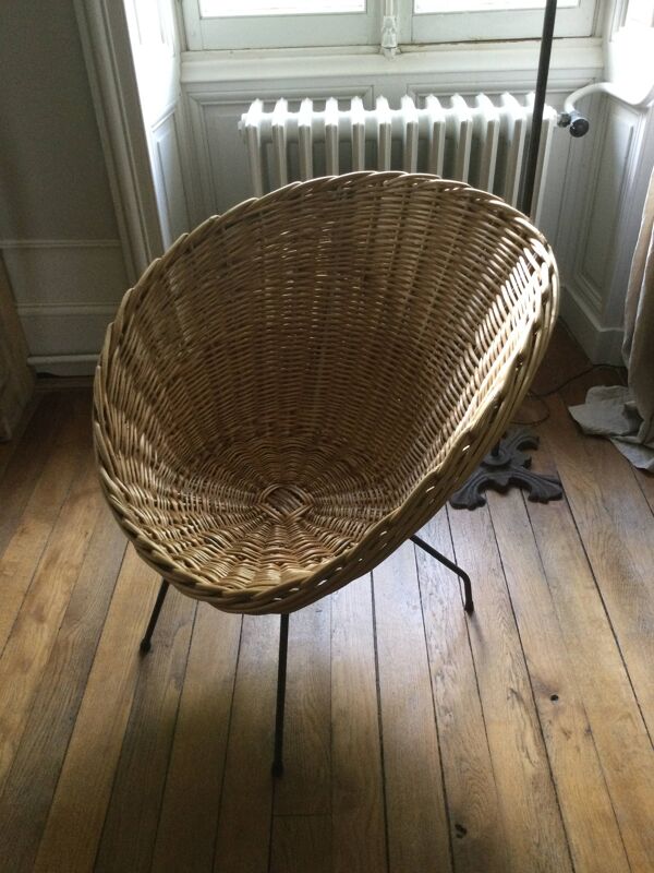 Fauteuil corbeille ancien en rotin