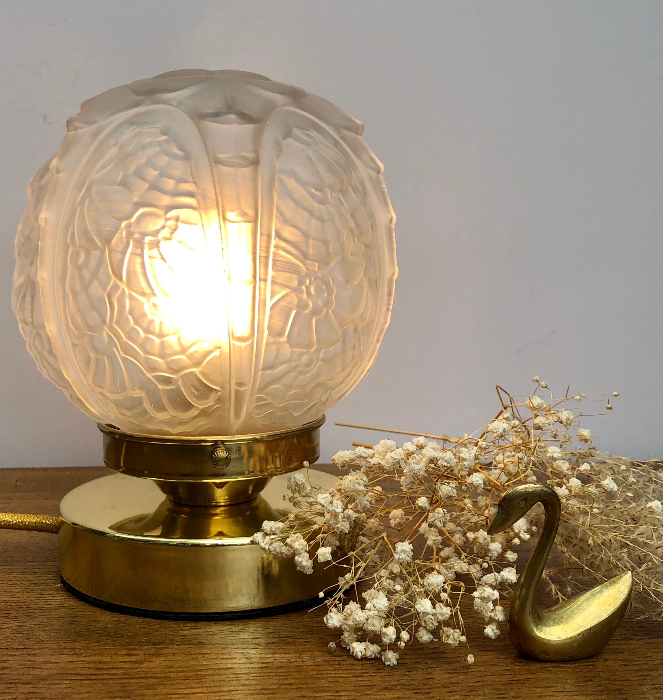 Lampe à poser globe vintage en verre art déco