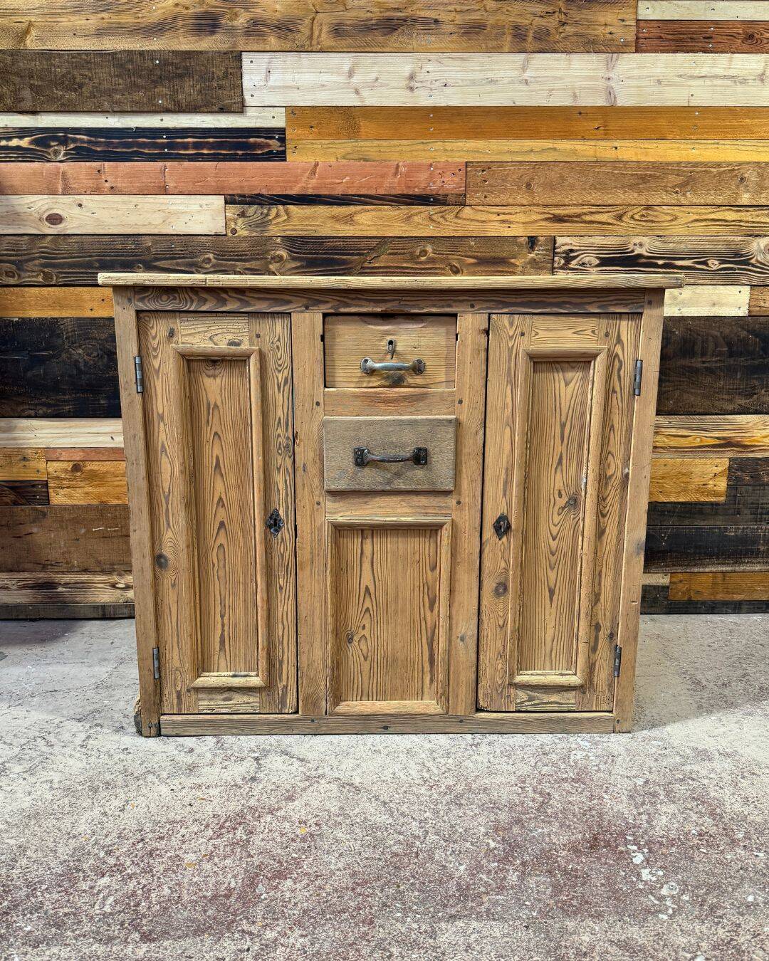 Old shop counter dating from the early 20th century.