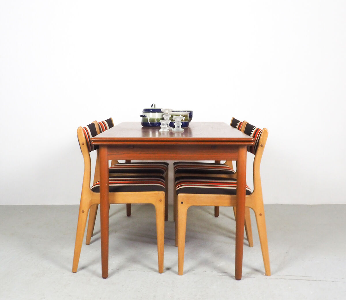 Teak Danish design extendable dining table, 1960's