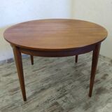 Table style scandinave