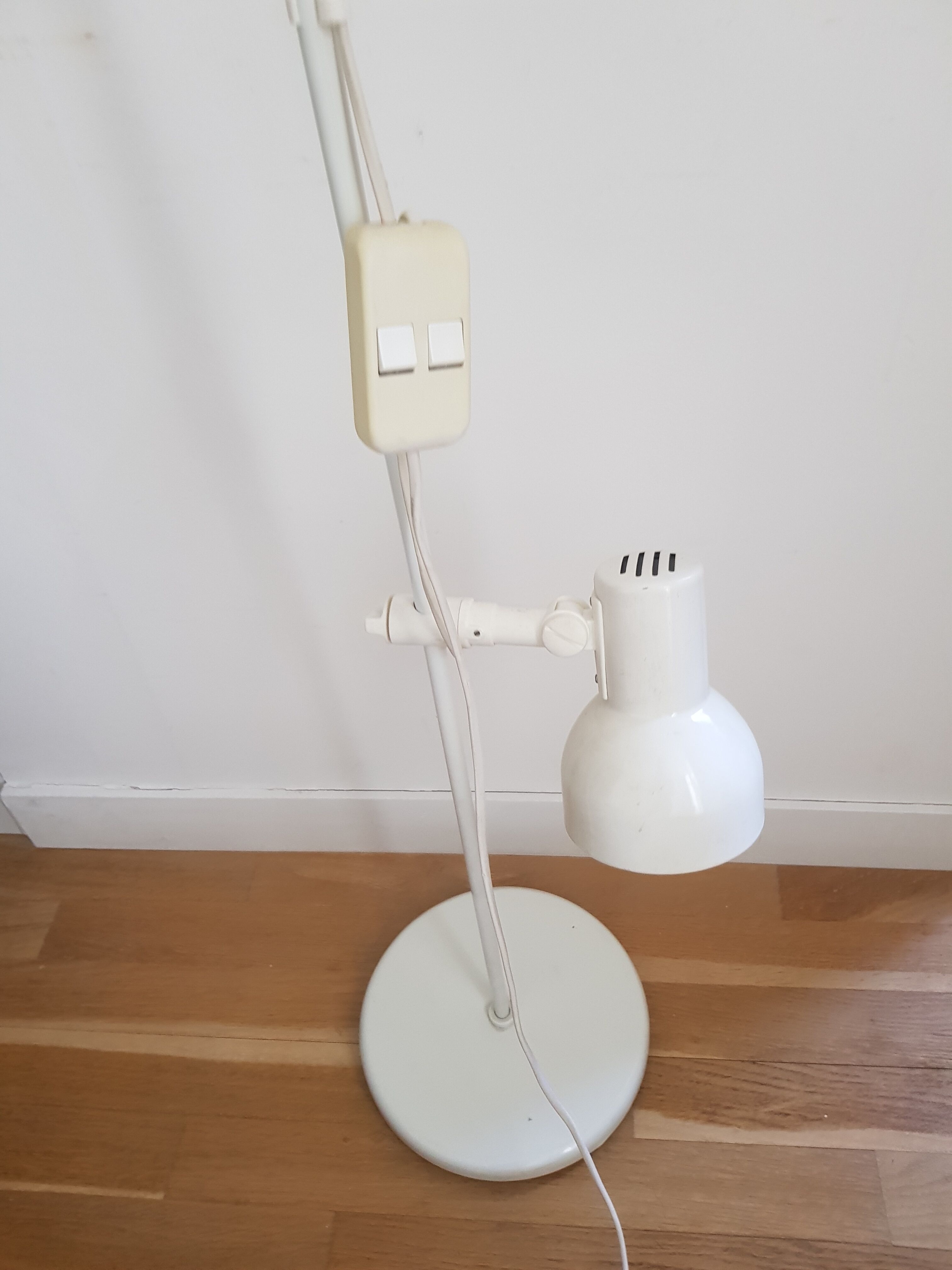Floor lamp with 2 spots