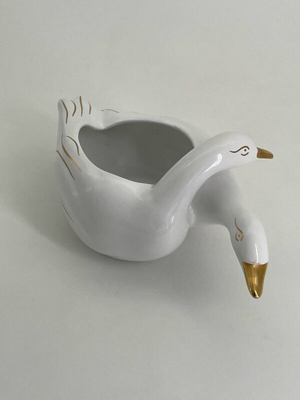 Cache pot deux cygnes en porcelaine blanc et doré vintage