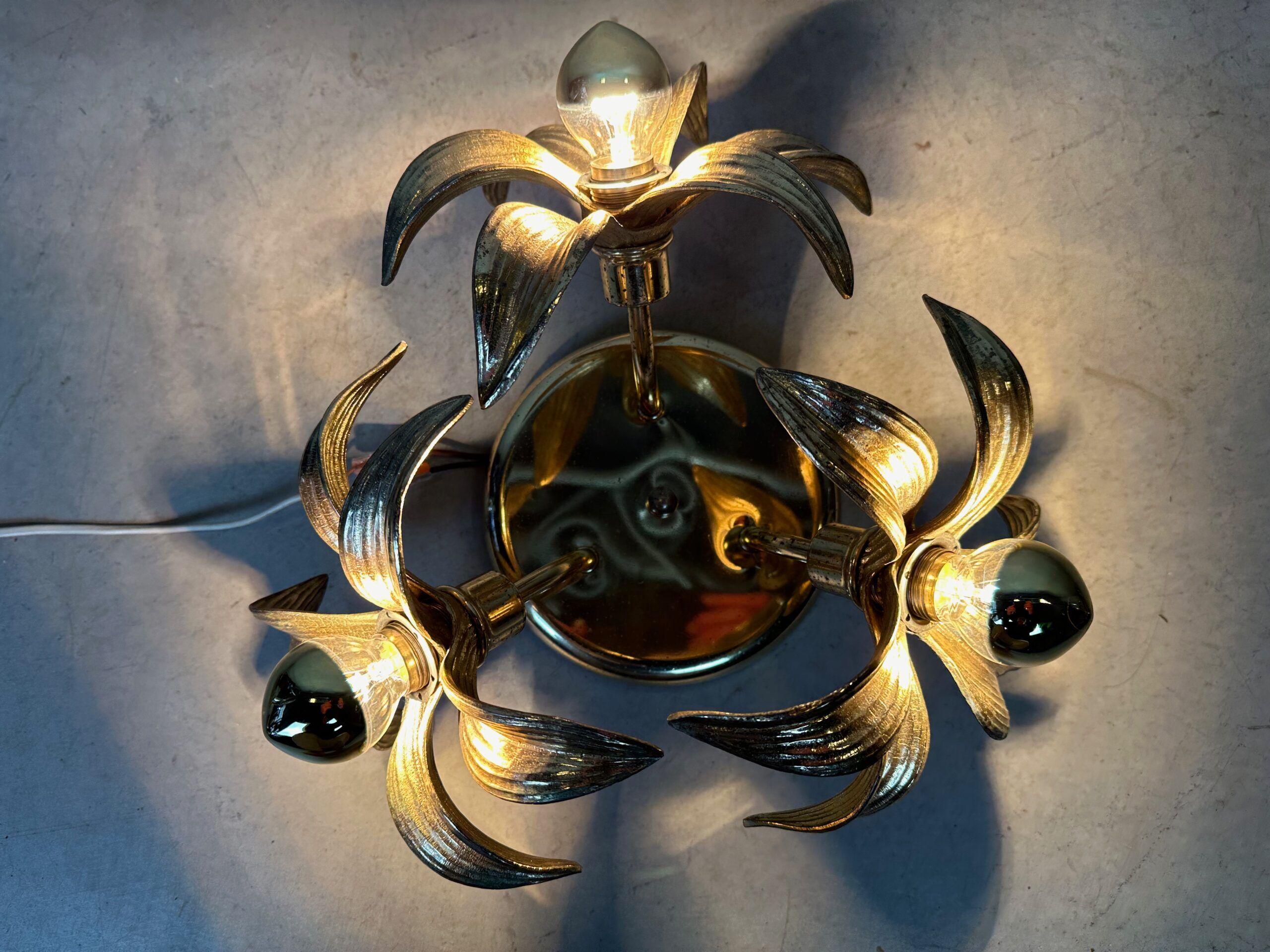 1970s flower ceiling / wall lamp – Hollywood Regency