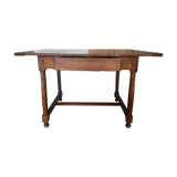 Rectangular table with base spacer