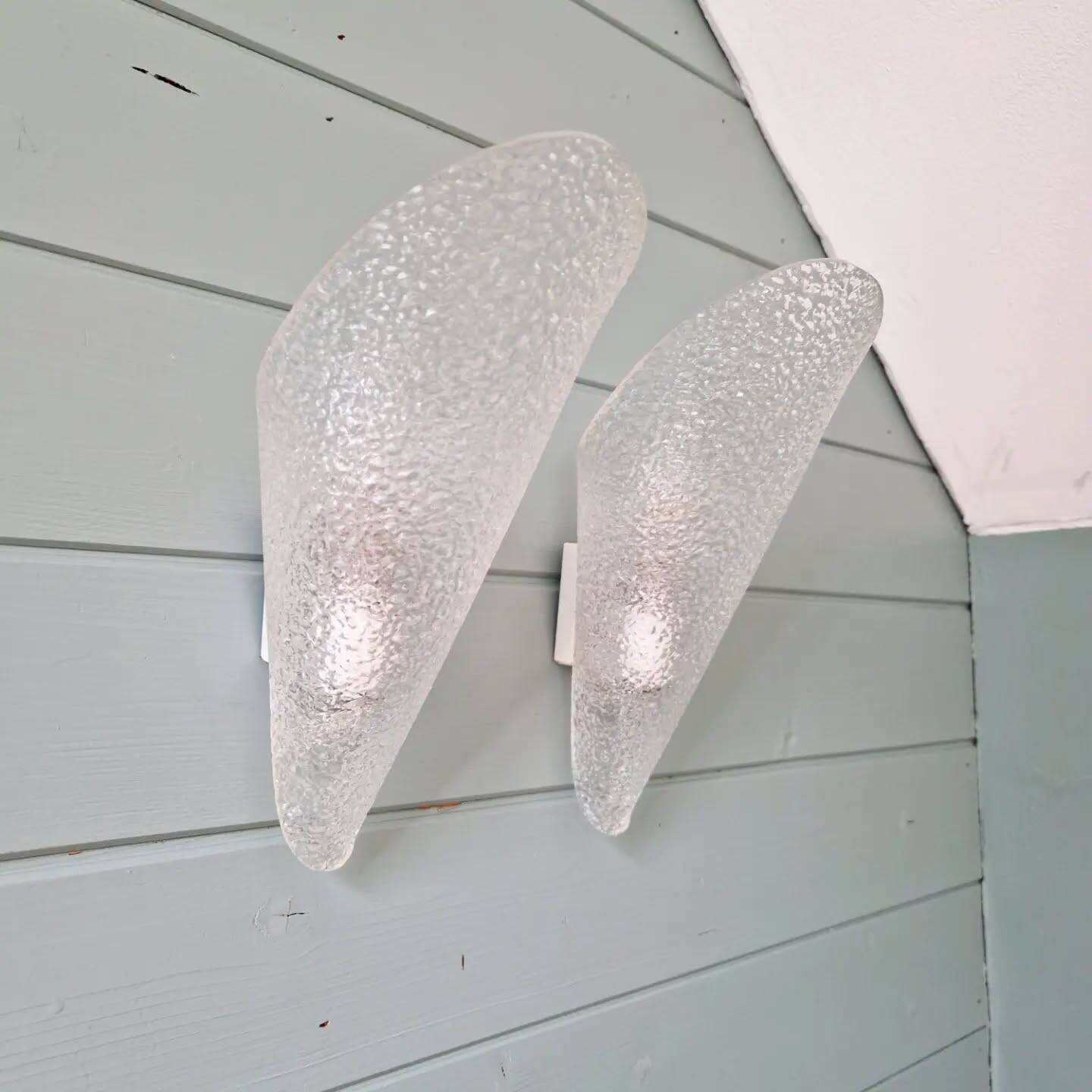 Paires d'appliques murales vintage, plastique texturé, 1970