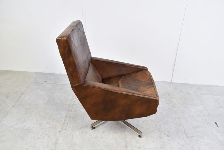 Chaise pivotante en cuir vintage par Beaufort années 1960