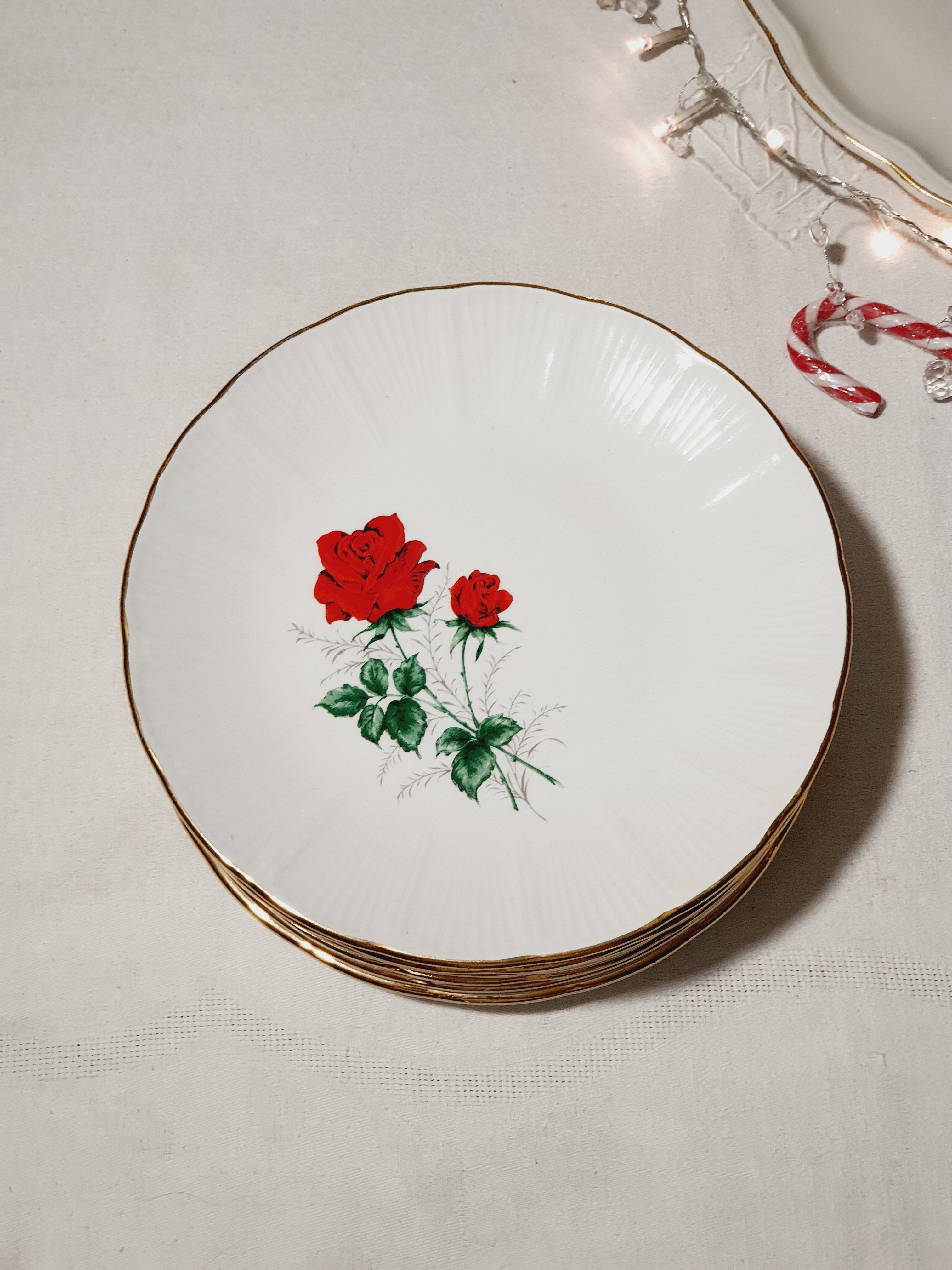 Dessert plates Claudia Amandinoise and vintage mandiant