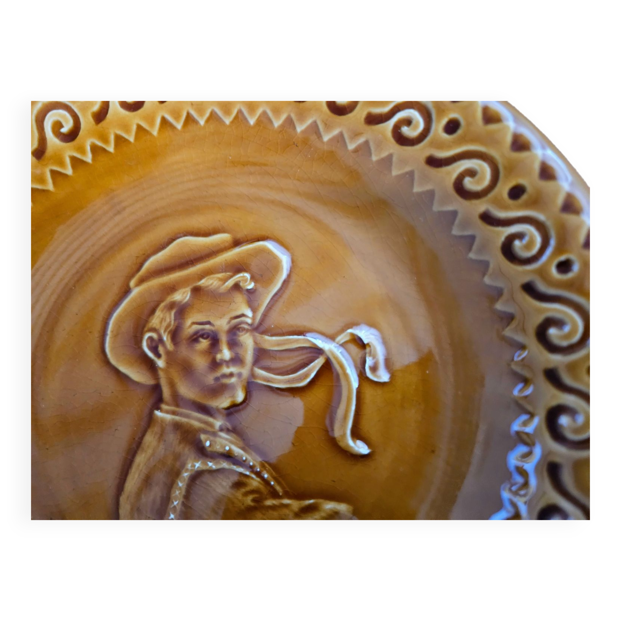 Set of 3 hollow plates Face of Breton Argoat Gourin